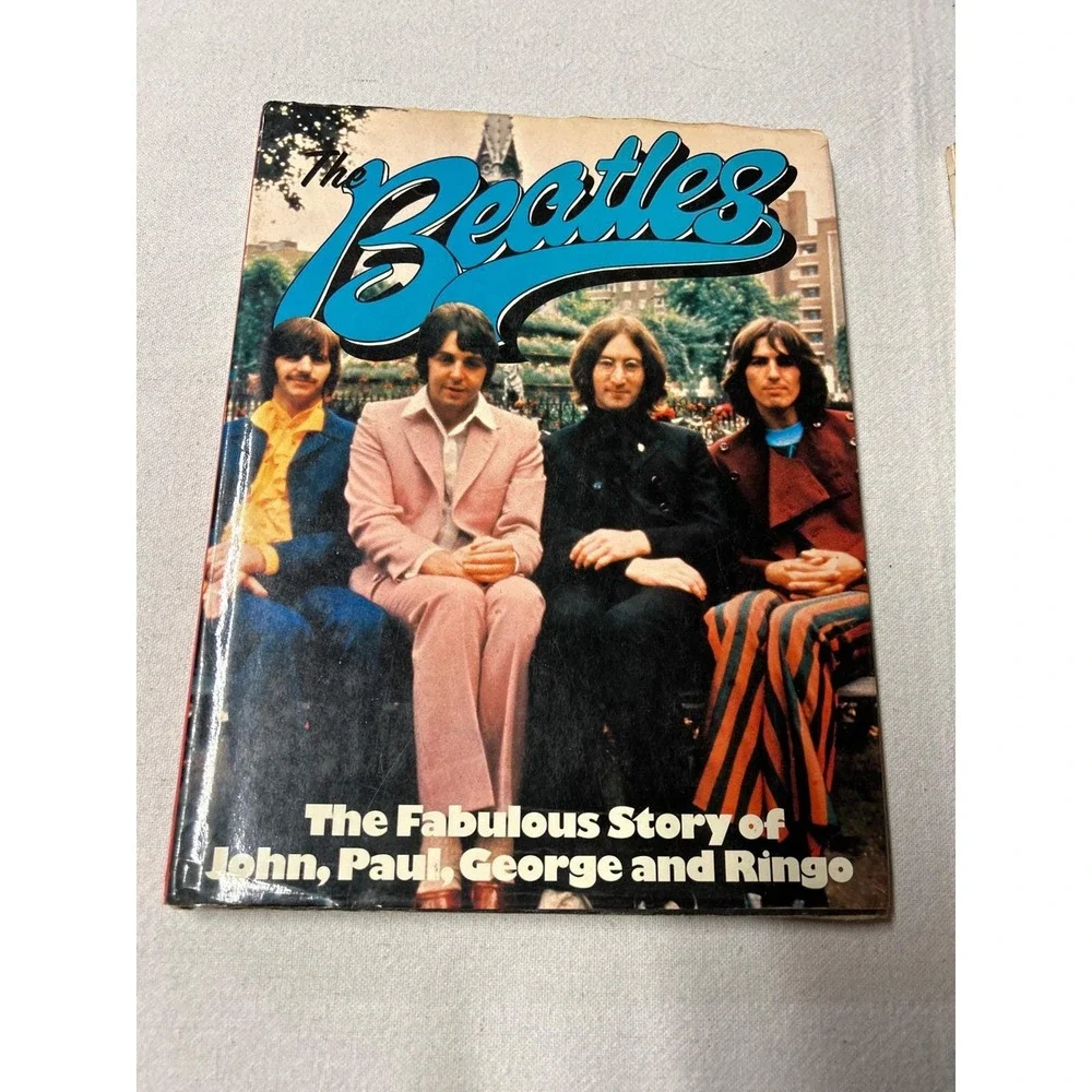 The Beatles The Story of the Beatles Beatlemania 1963 1966 Songbook, Two Books‎
